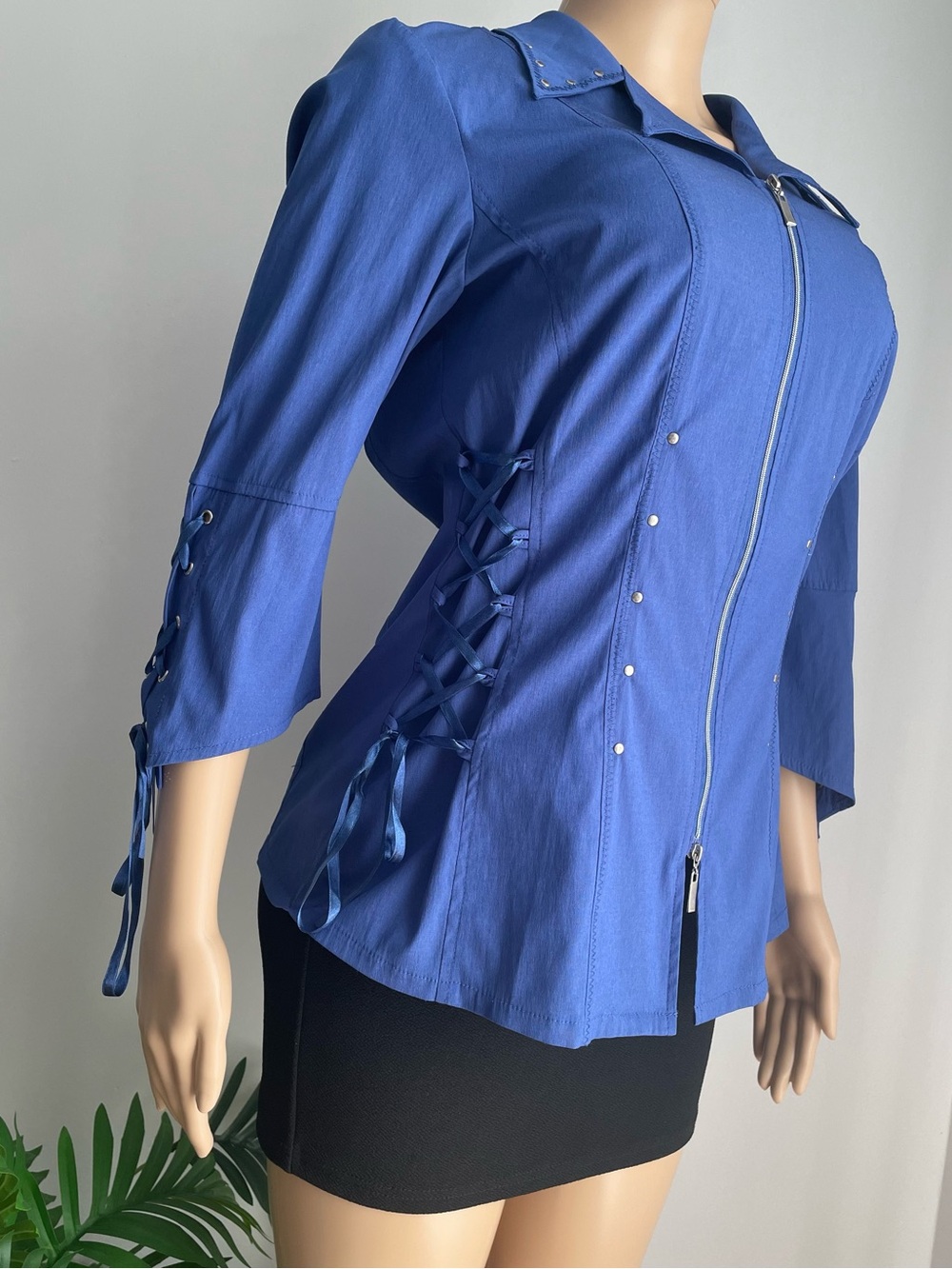Marie Claire Boutiques Blue Shirt - Classic M